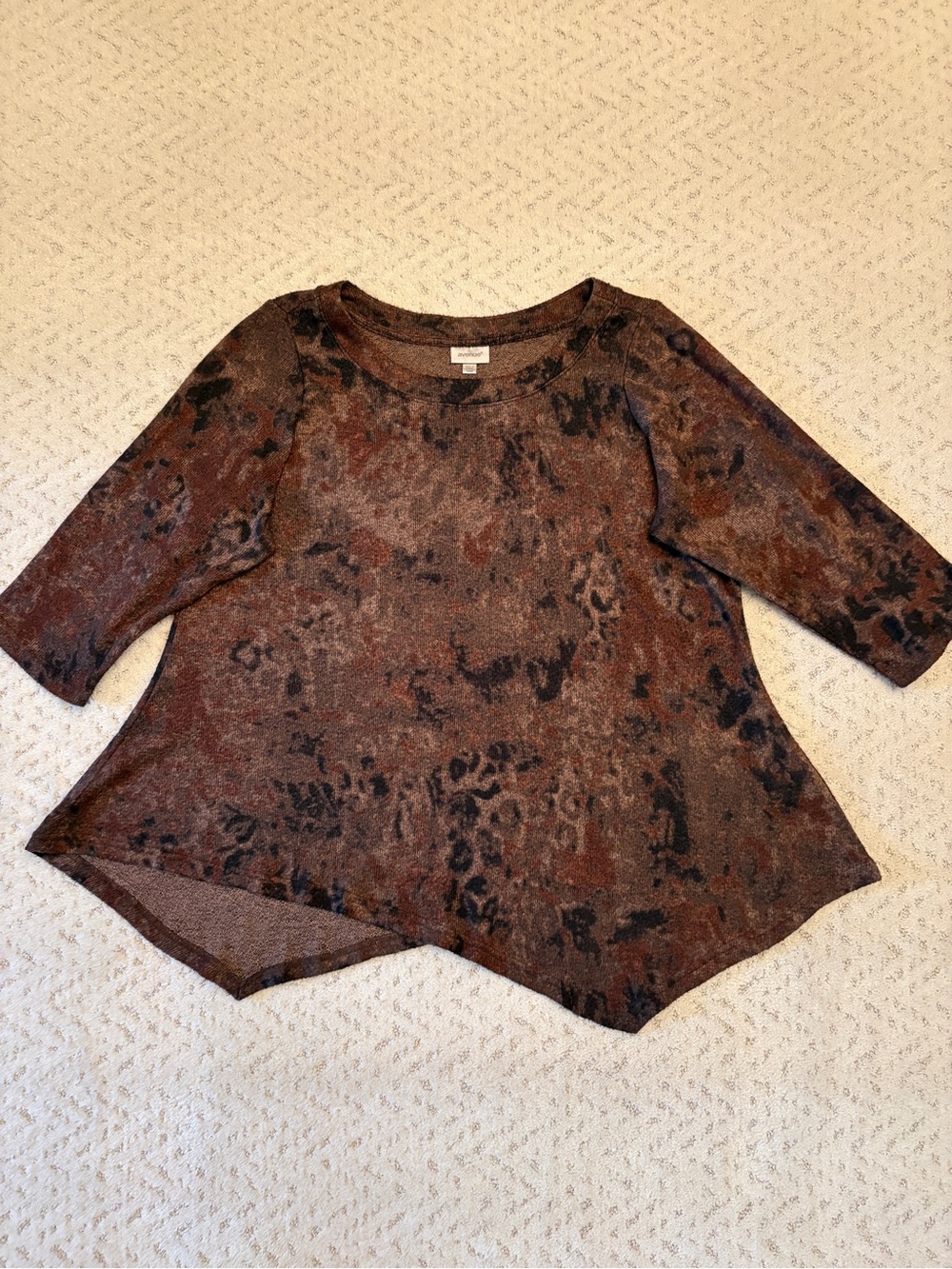 Avenue Earthy Brown Patterned Handkerchief Hem Top Size 14 16 Large Fall Sweater